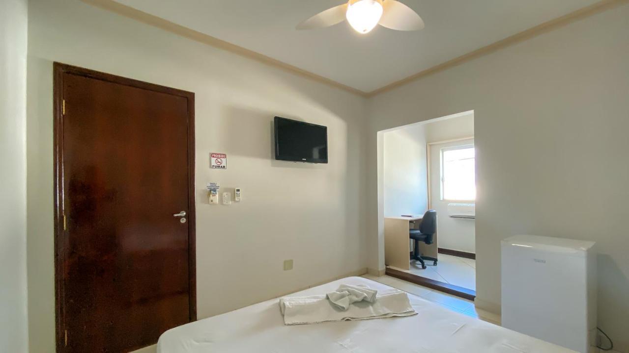 Center Plaza Hotel Cristalina Exterior photo